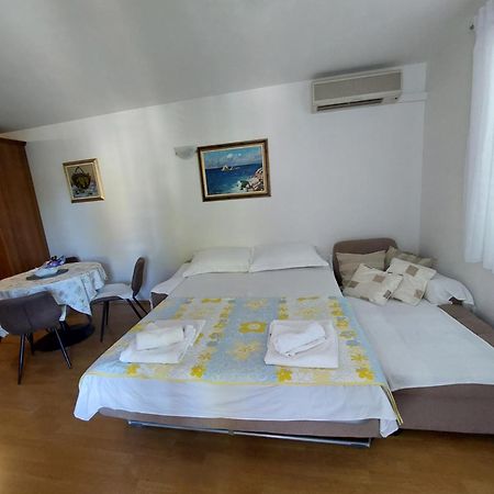Apartman Mira Makarska Exteriör bild