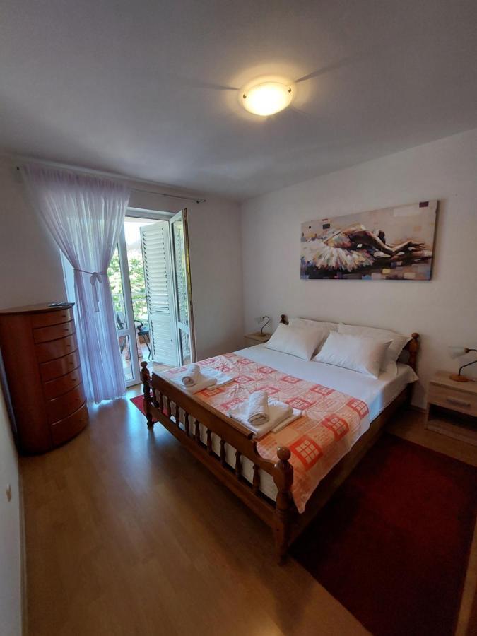 Apartman Mira Makarska Exteriör bild